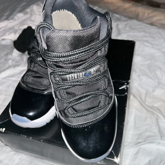 Jordan Retro Black and White Sneakers - Picture 3 of 7